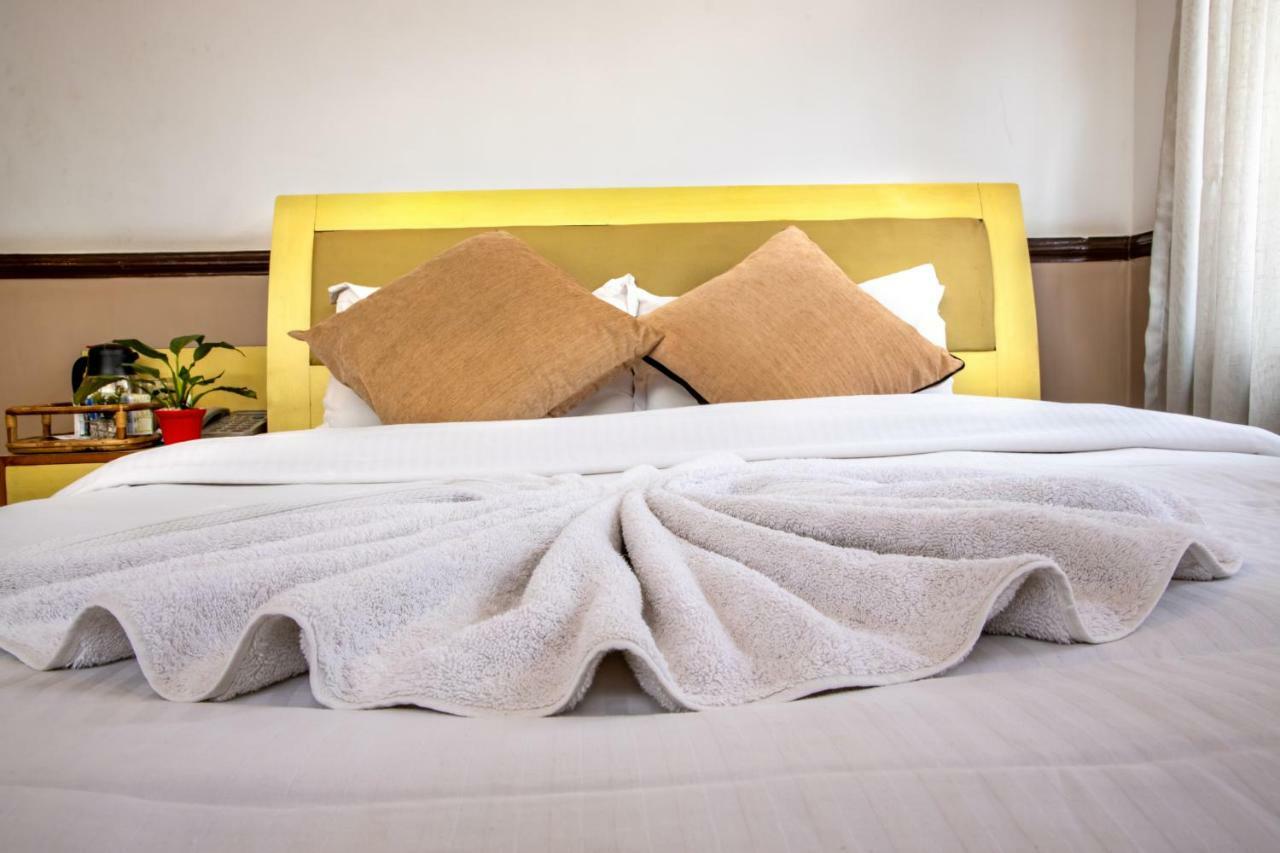 Shangrila Boutique Hotel Катманду Екстер'єр фото